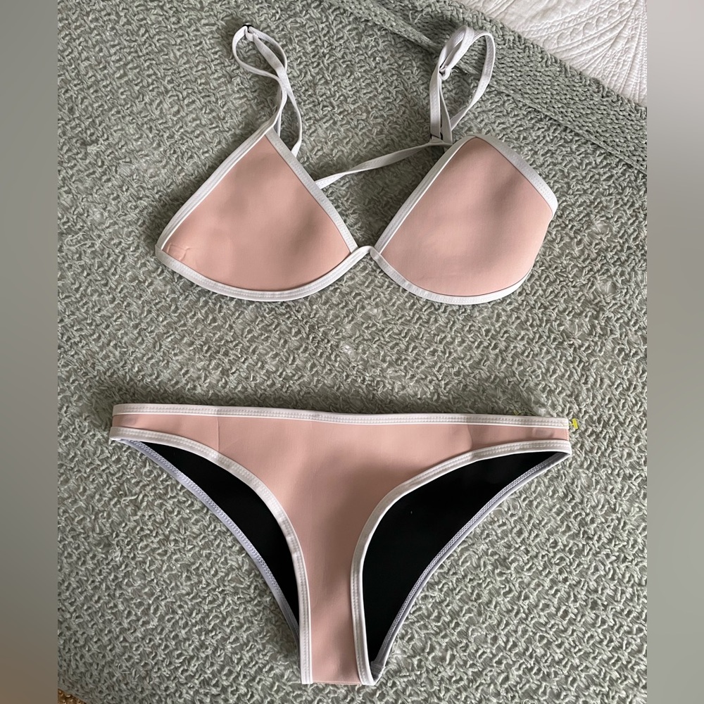 Hoaka Bikini